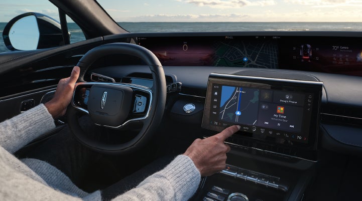 The driver of a 2024 Lincoln Nautilus® SUV interacts with the new Lincoln Digital Experience. | Northgate Lincoln in Port Huron MI