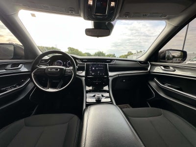 2022 Jeep Grand Cherokee Laredo 4x4