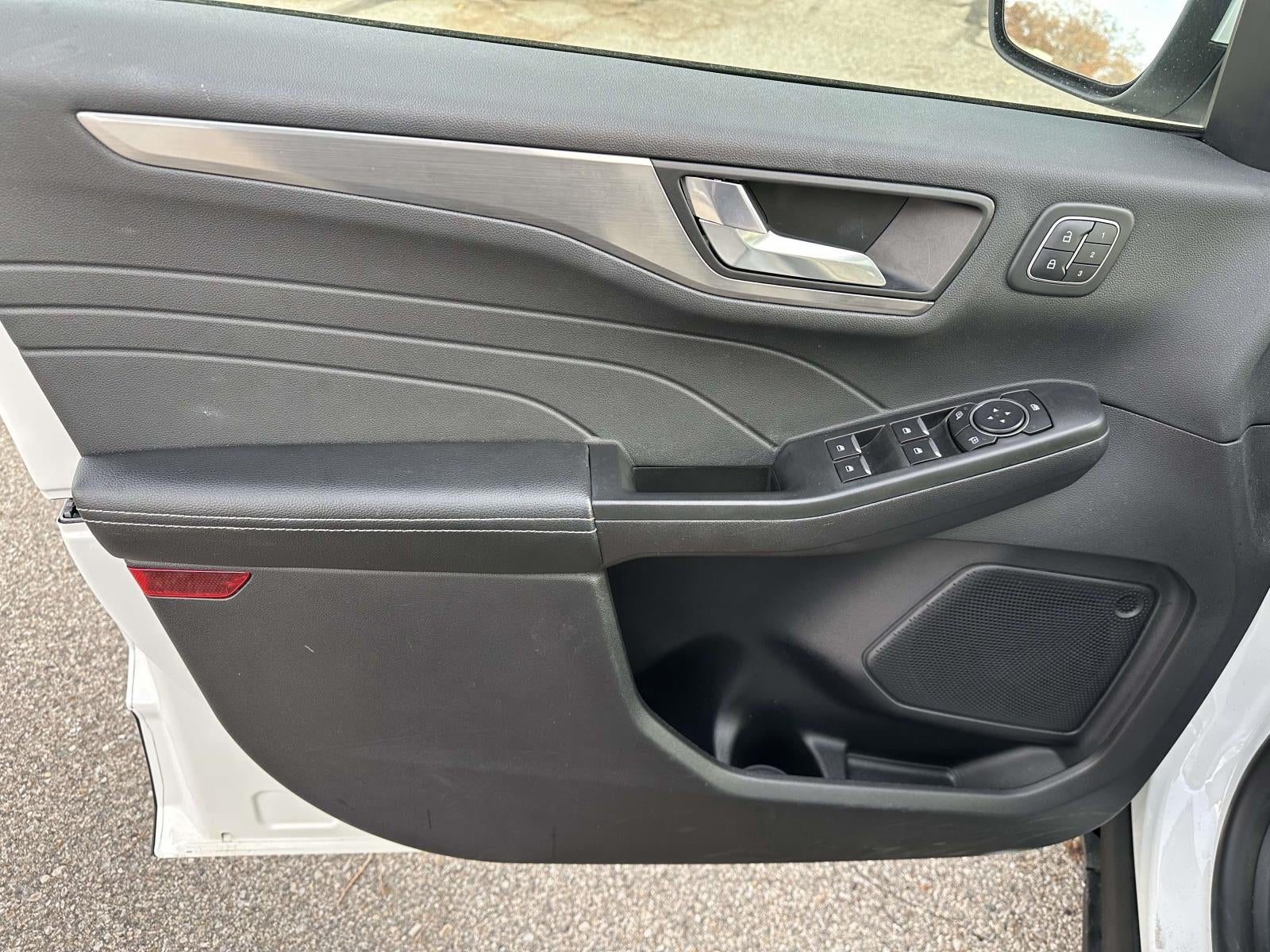 2022 Ford Escape Titanium AWD