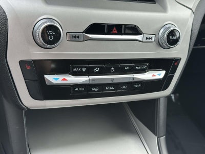 2024 Ford Explorer XLT 4WD