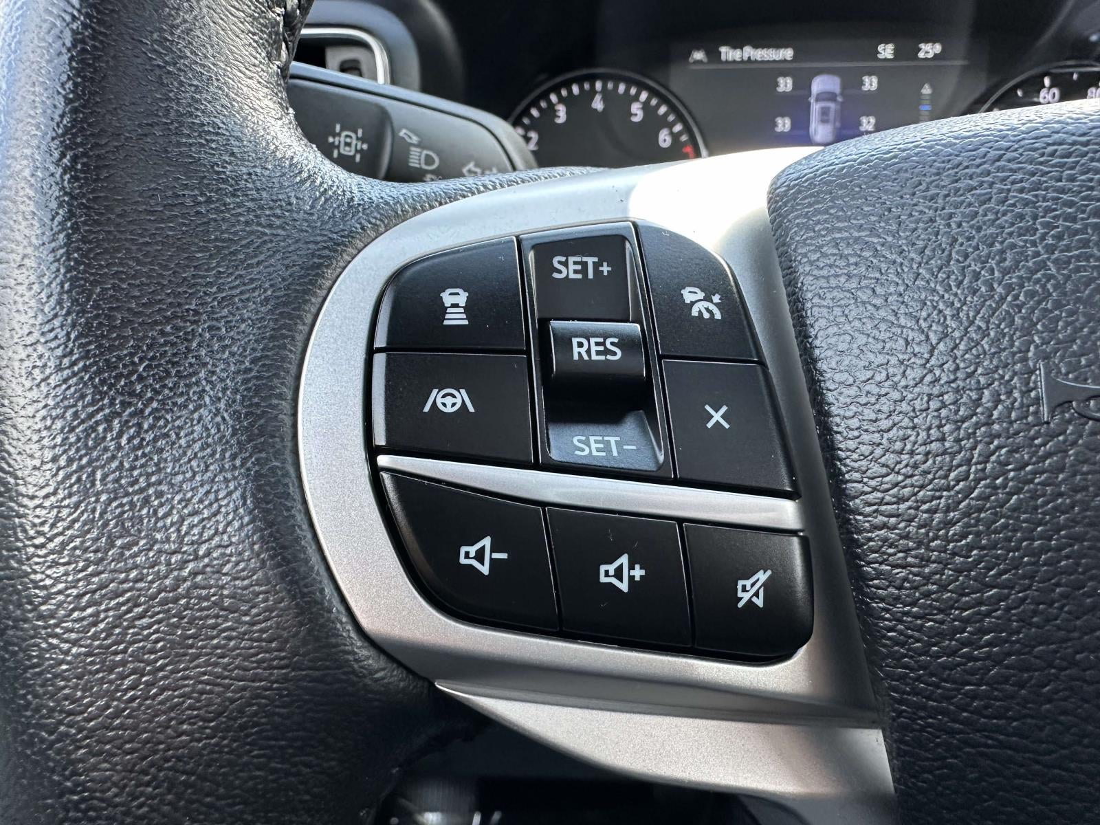 2023 Ford Explorer XLT 4WD