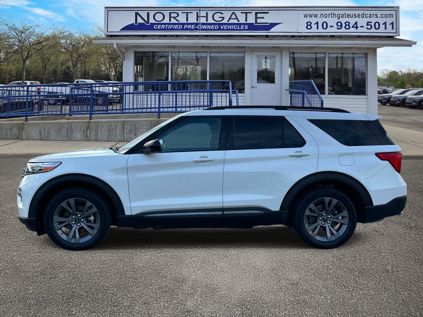 2023 Ford Explorer XLT 4WD