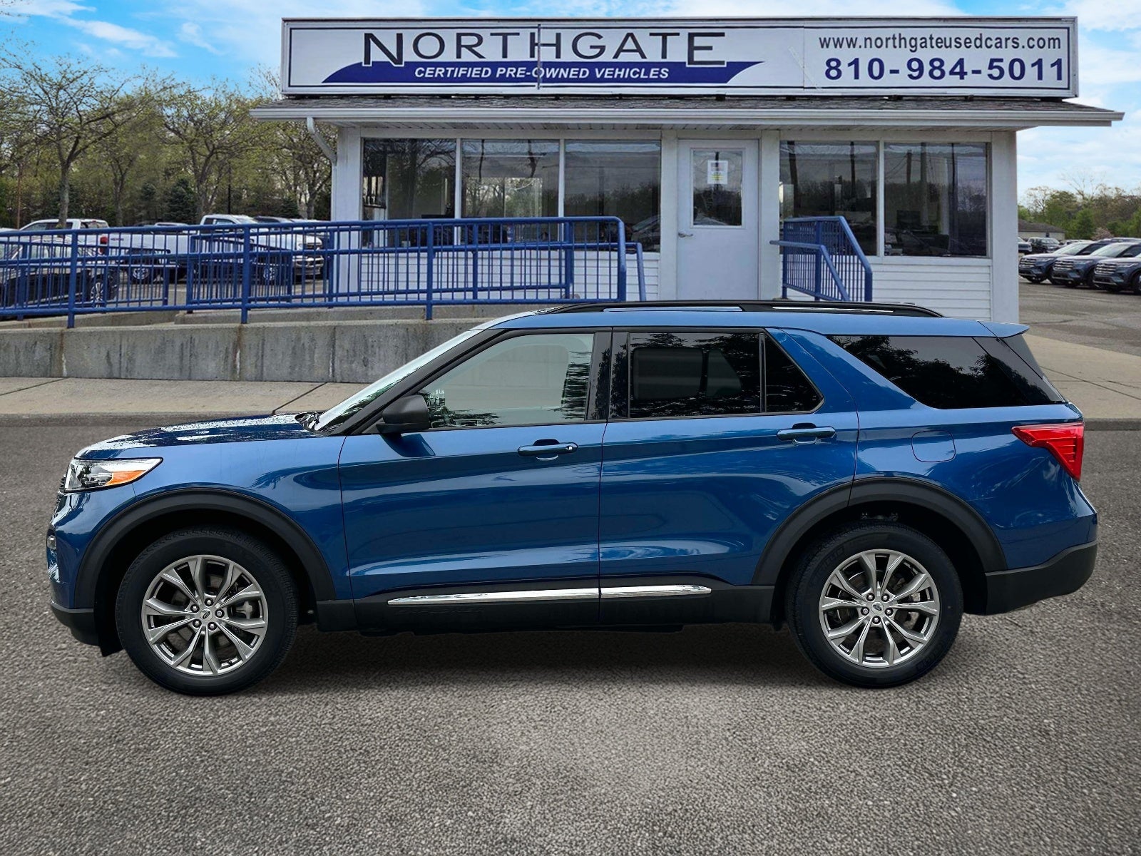 2023 Ford Explorer XLT 4WD