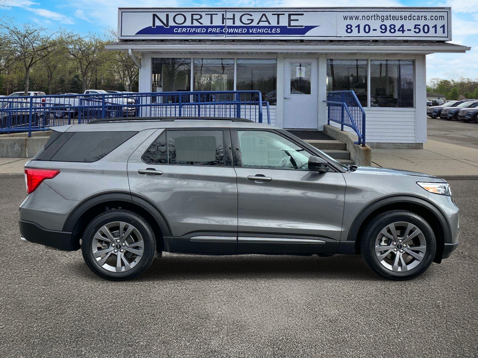 2023 Ford Explorer XLT 4WD