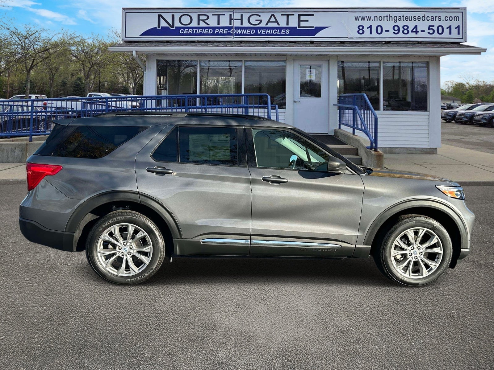 2023 Ford Explorer XLT 4WD