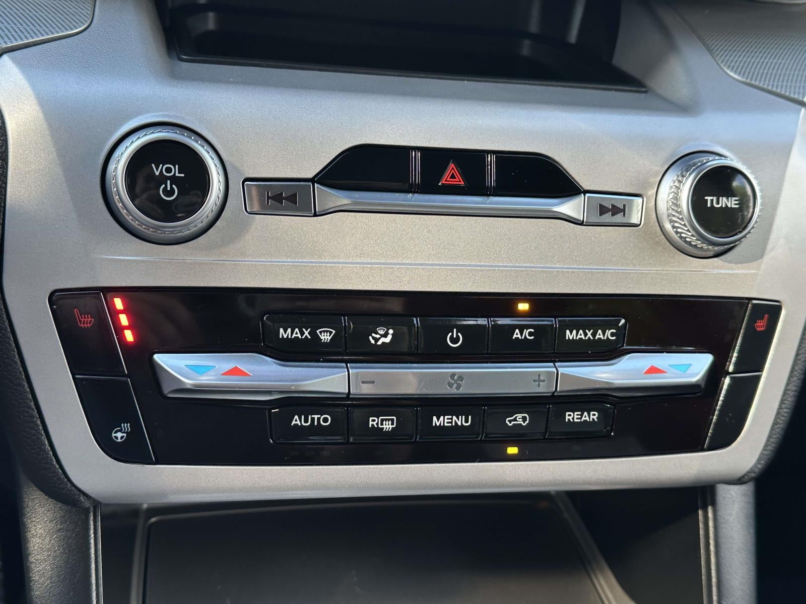 2023 Ford Explorer XLT 4WD