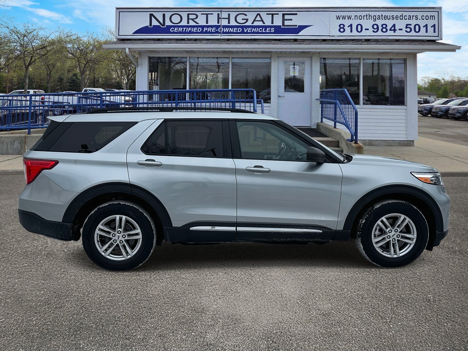 2023 Ford Explorer XLT 4WD