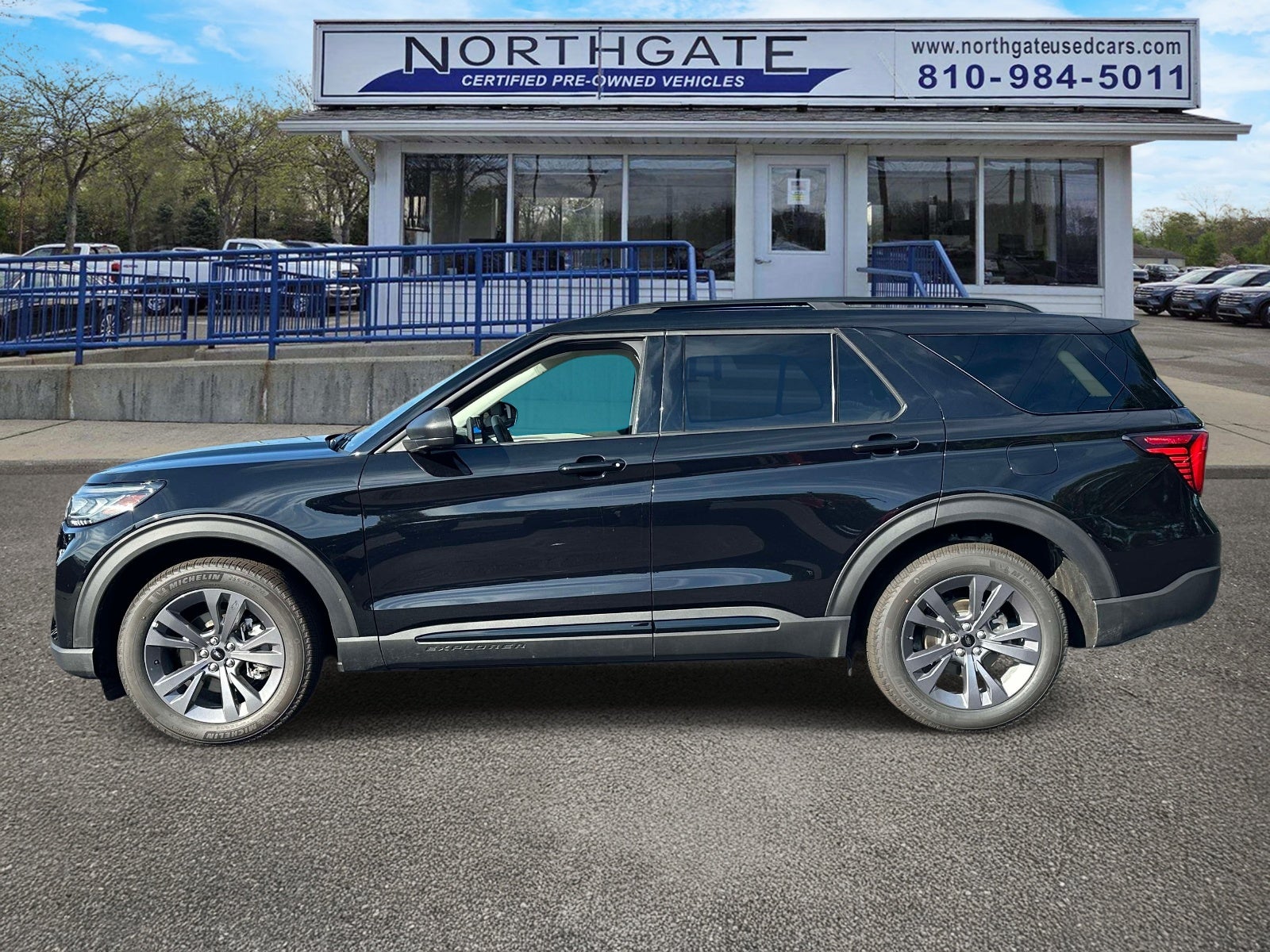 2026 Ford Explorer Active w/100A Pkg 4WD