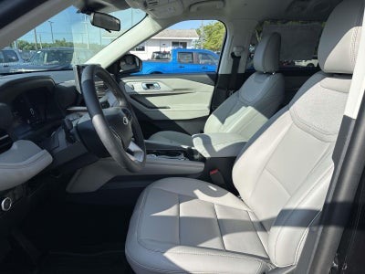 2026 Ford Explorer Active w/100A Pkg 4WD