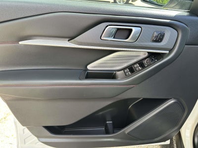 2025 Ford Explorer ST 4WD