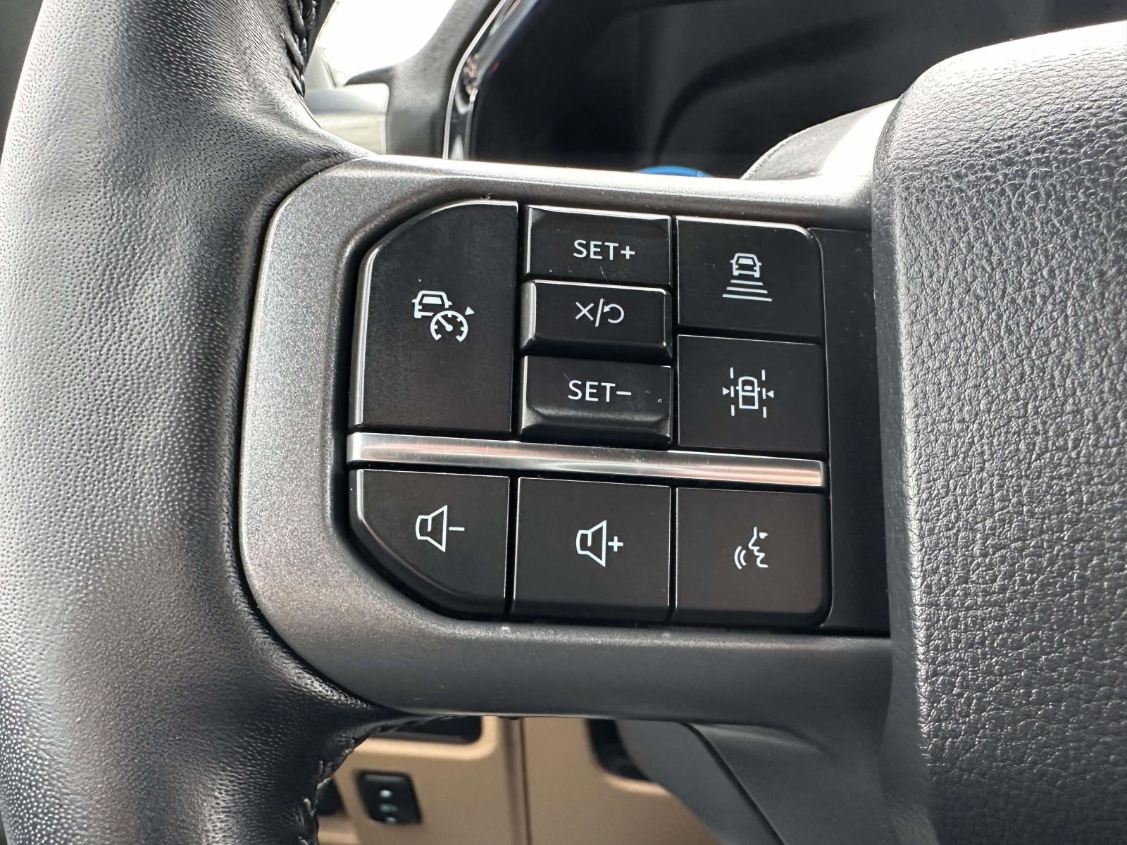 2022 Ford F-150 LARIAT 4WD SuperCrew 5.5' Box