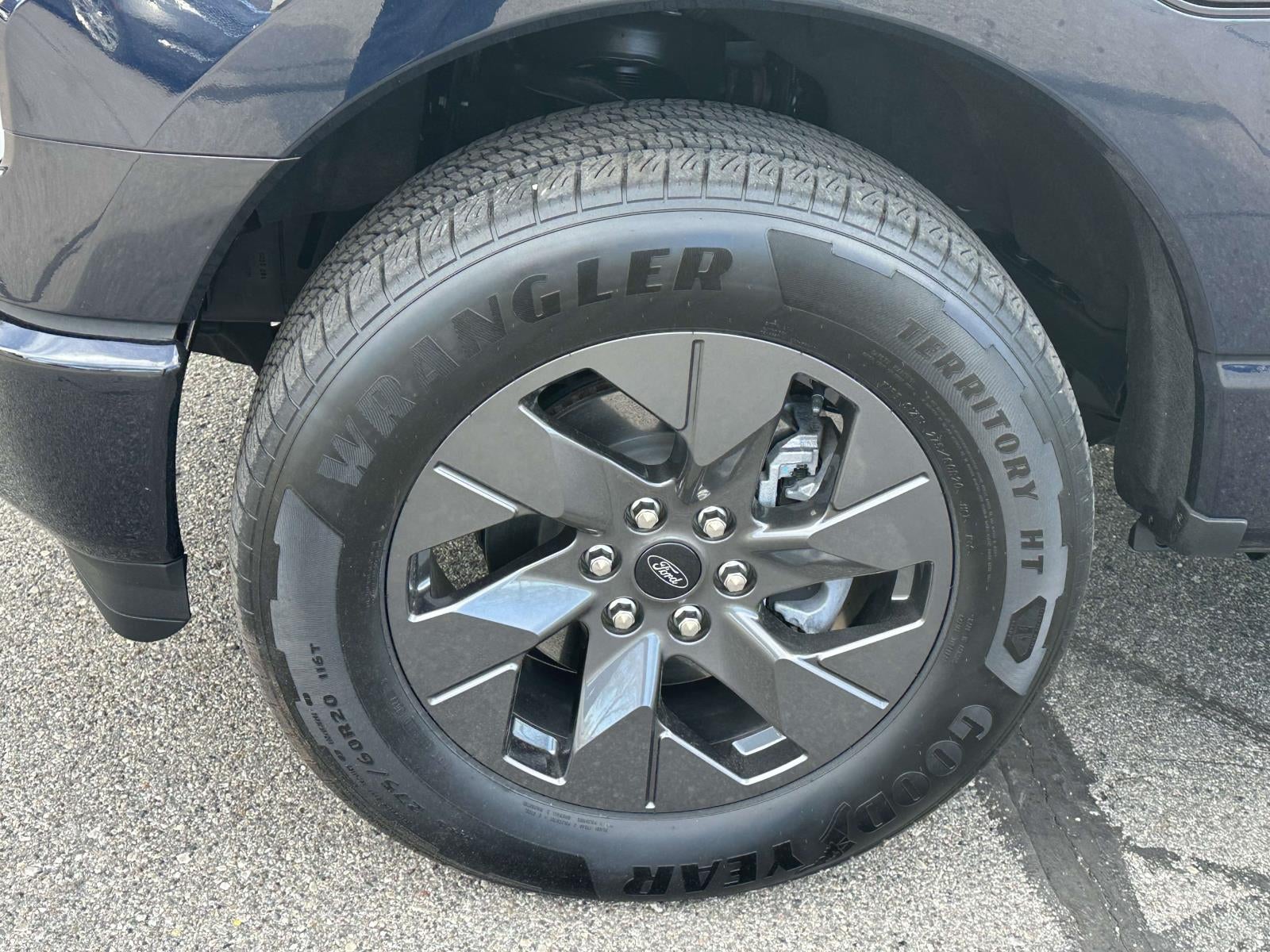2023 Ford F-150 Lightning XLT 4WD SuperCrew 5.5' Box