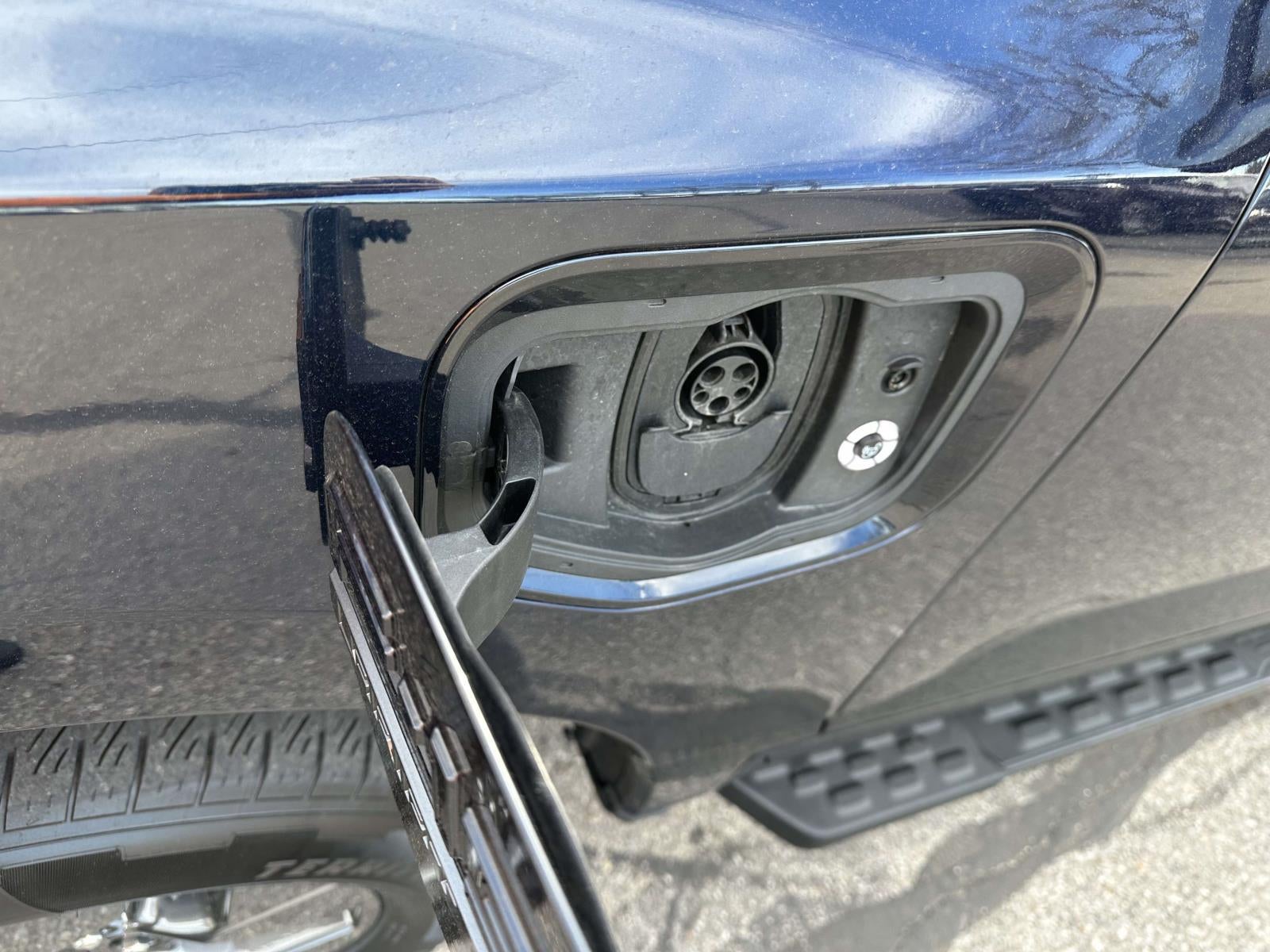 2023 Ford F-150 Lightning XLT 4WD SuperCrew 5.5' Box