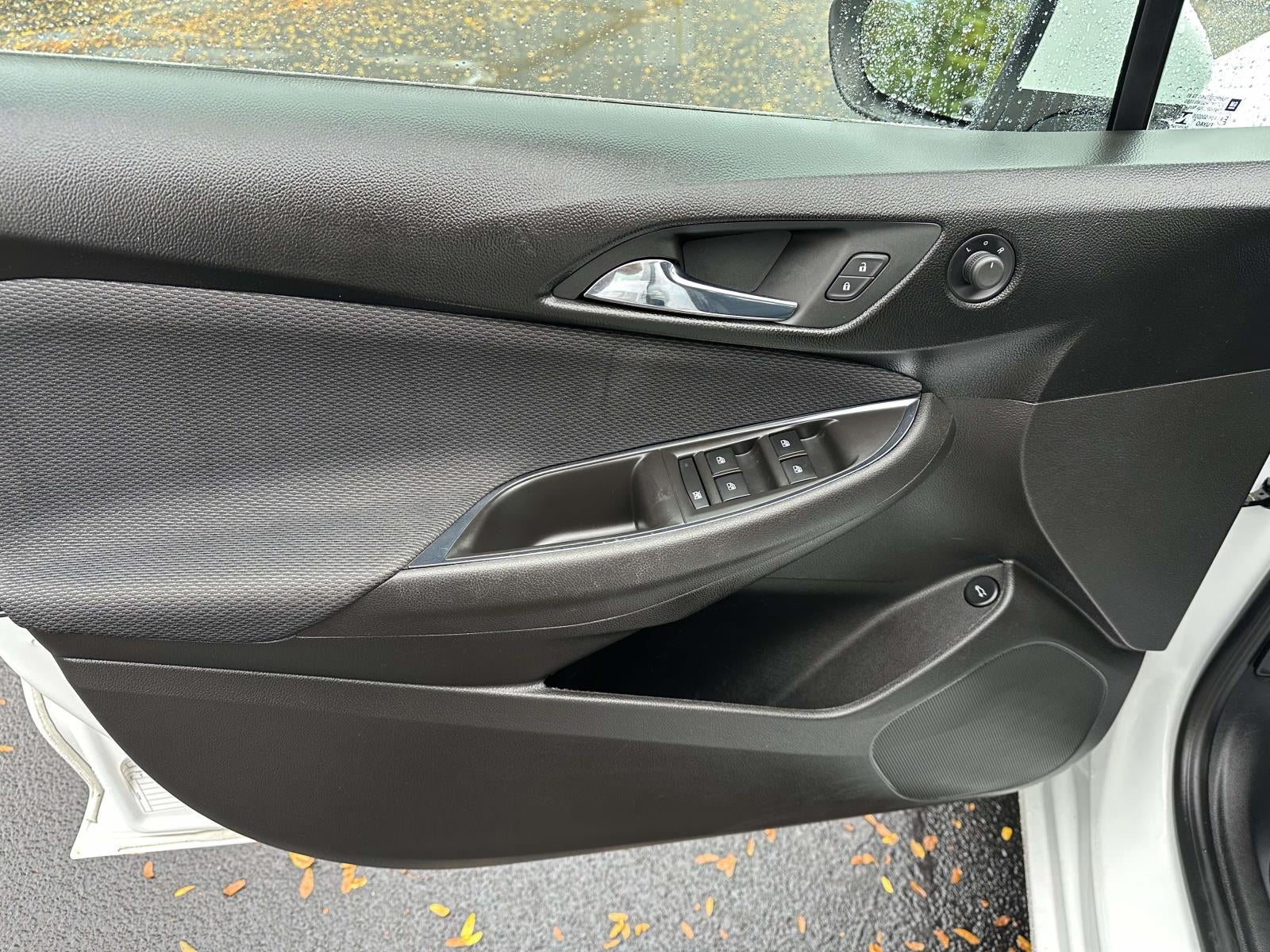 2017 Chevrolet Cruze 4dr Sdn 1.4L LT w/1SD