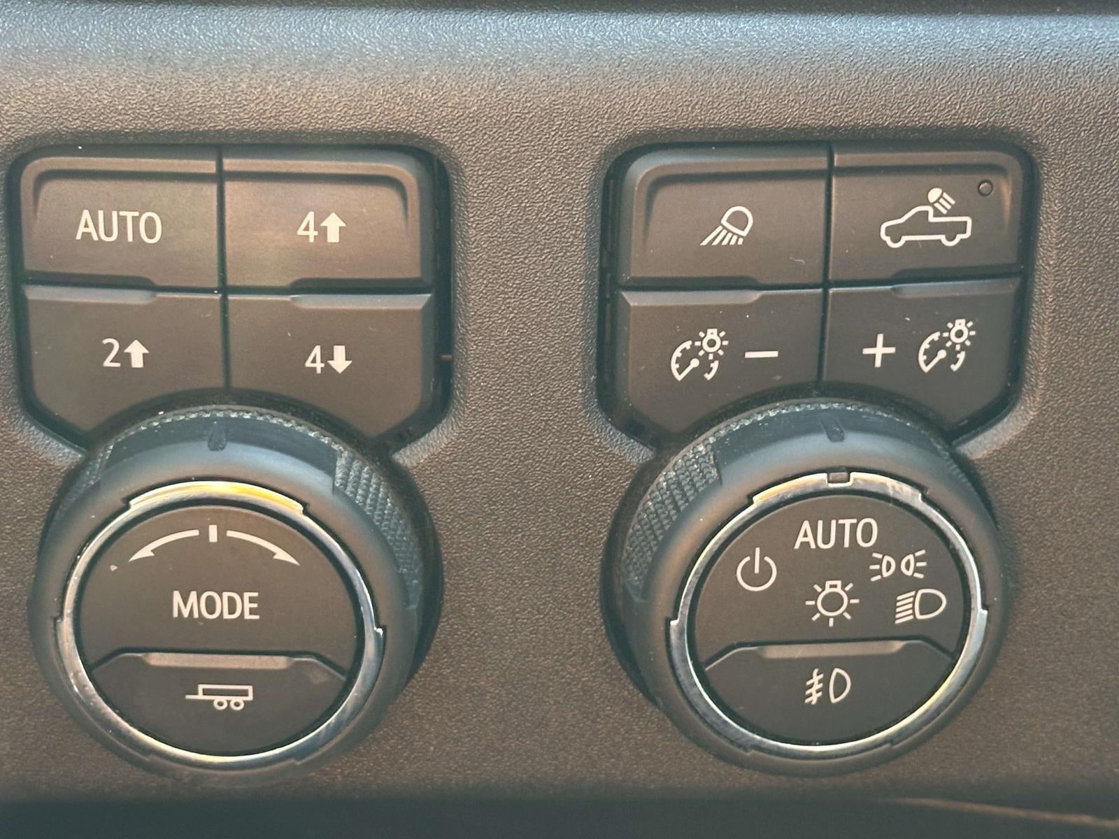 2024 Chevrolet Silverado 2500HD 4WD Reg Cab 142 LT
