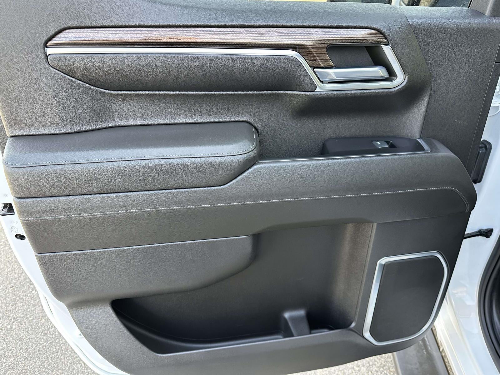 2022 Chevrolet Silverado 1500 4WD Crew Cab 147 LT w/1LT