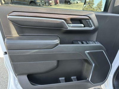 2022 Chevrolet Silverado 1500 4WD Crew Cab 147 LT w/1LT