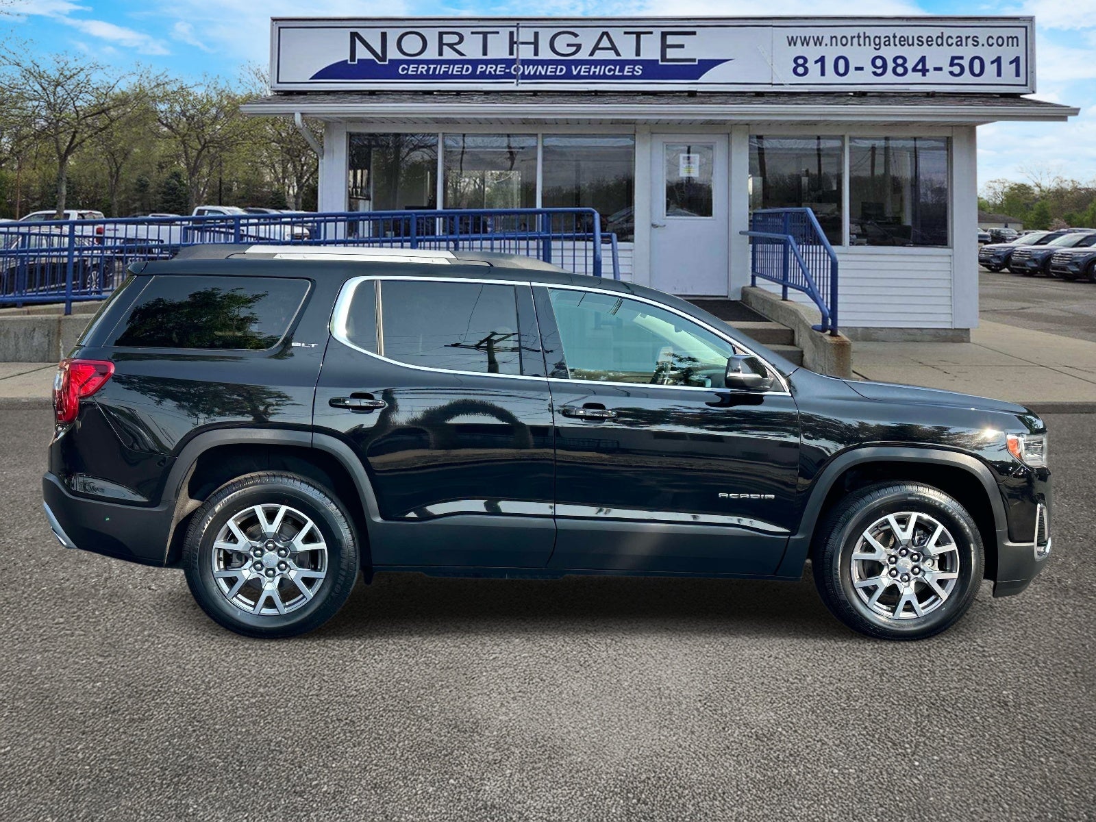 2021 GMC Acadia FWD 4dr SLT