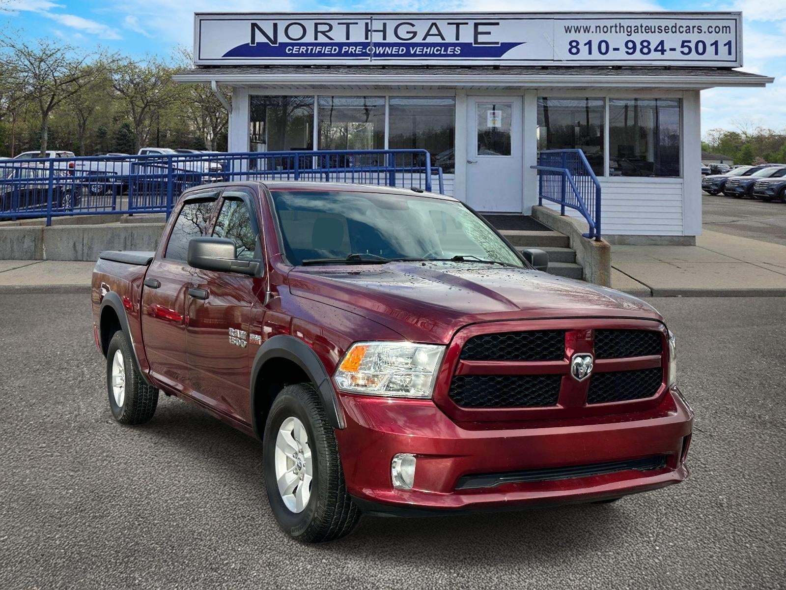 2018 RAM 1500 Express 4x4 Crew Cab 5'7 Box