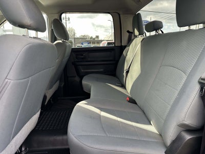 2018 RAM 1500 Express 4x4 Crew Cab 5'7 Box
