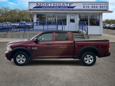 2018 RAM 1500 Express 4x4 Crew Cab 5'7 Box