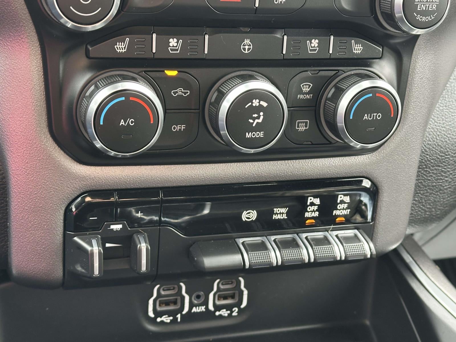2020 RAM 2500 Laramie 4x4 Crew Cab 6'4 Box