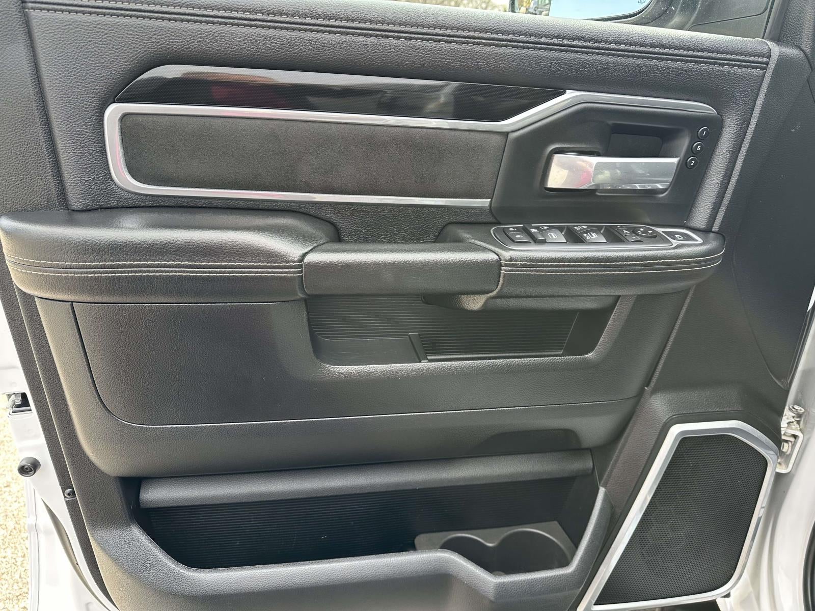 2020 RAM 2500 Laramie 4x4 Crew Cab 6'4 Box