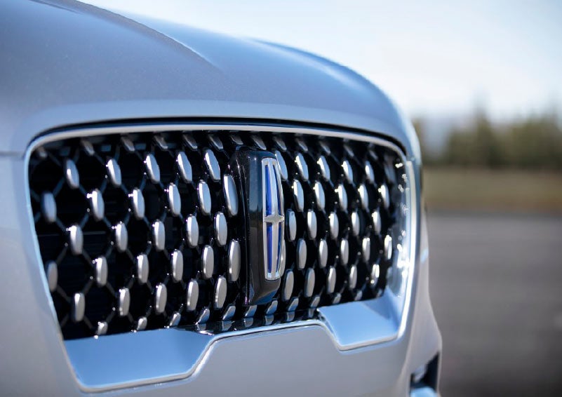 The stunning grille of a Lincoln Aviator Grand Touring is shown