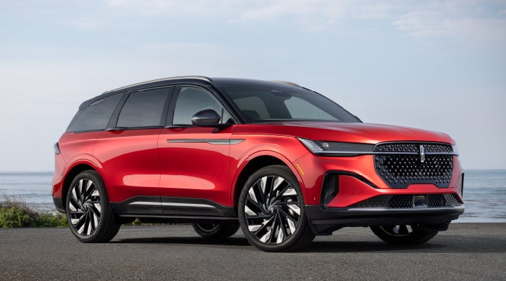 A 2024 Lincoln Nautilus® Reserve model is shown with the stylish available Jet Appearance Package. | Northgate Lincoln in Port Huron MI