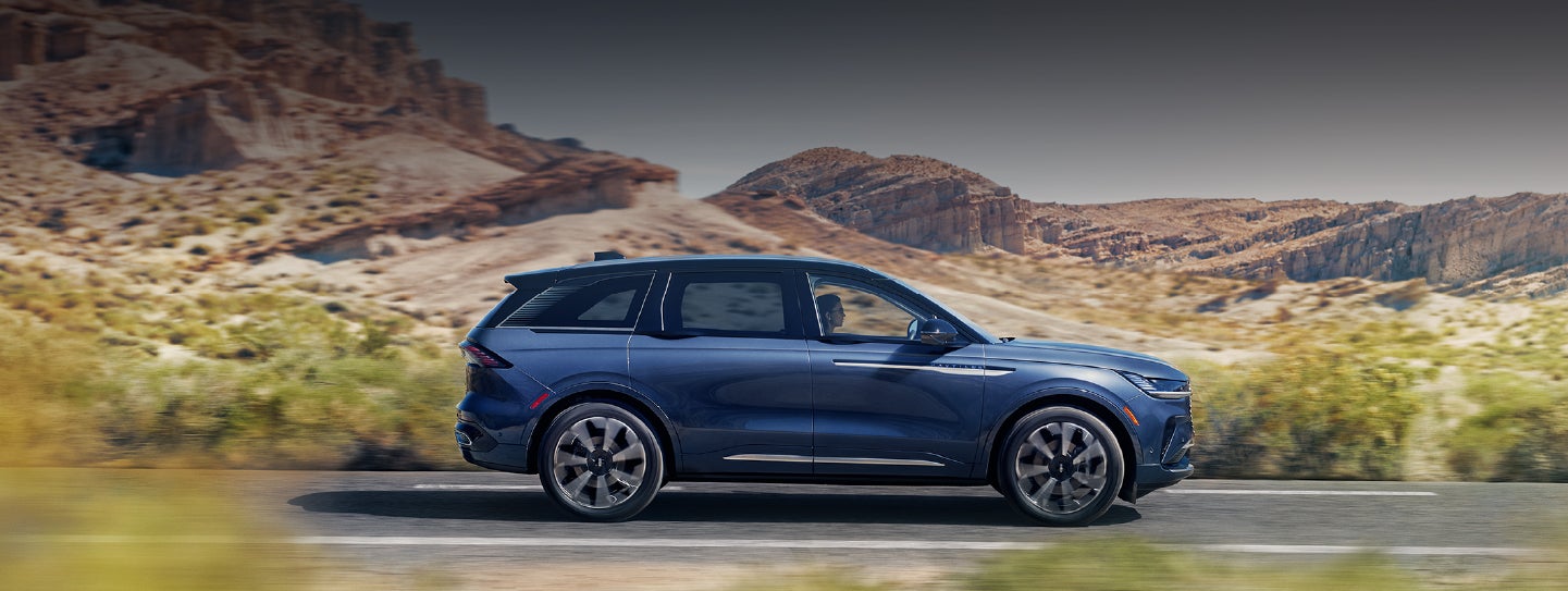 A 2024 Lincoln Nautilus® SUV is being driven in a desert setting. | Northgate Lincoln in Port Huron MI