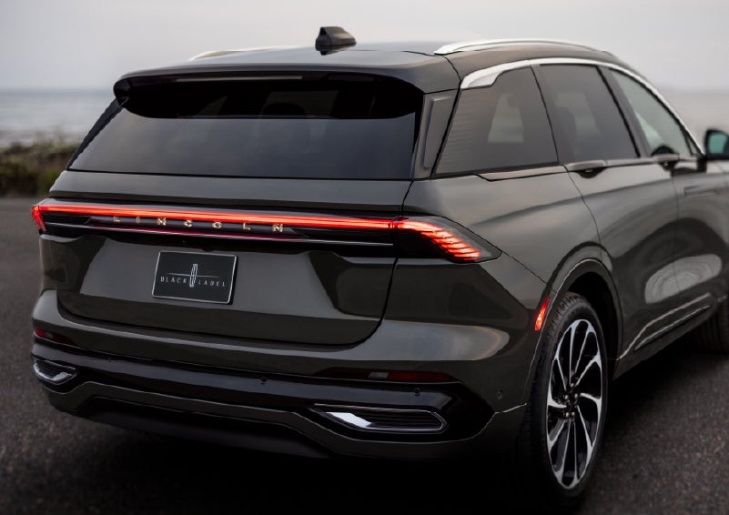 The rear of a 2025 Lincoln Black Label Nautilus® SUV displays full LED rear lighting. | Northgate Lincoln in Port Huron MI