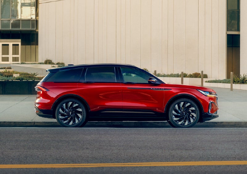 2025 Lincoln Nautilus® SUV with the available Jet Appearance Package and Hybrid transmission. | Northgate Lincoln in Port Huron MI