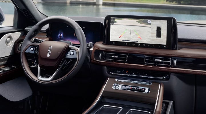 The backup camera of the 2027 Lincoln Aviator® SUV is displayed on screen. | Northgate Lincoln in Port Huron MI